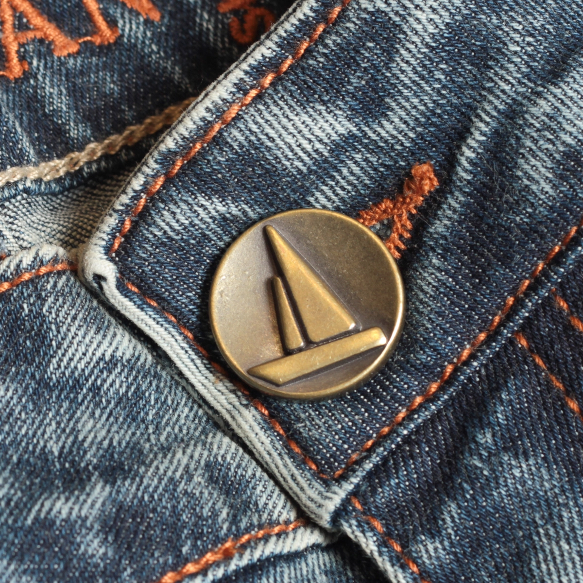 CALÇA JEANS DELAVÉ