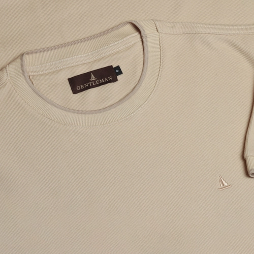T-SHIRT TEXTURA CANELADA