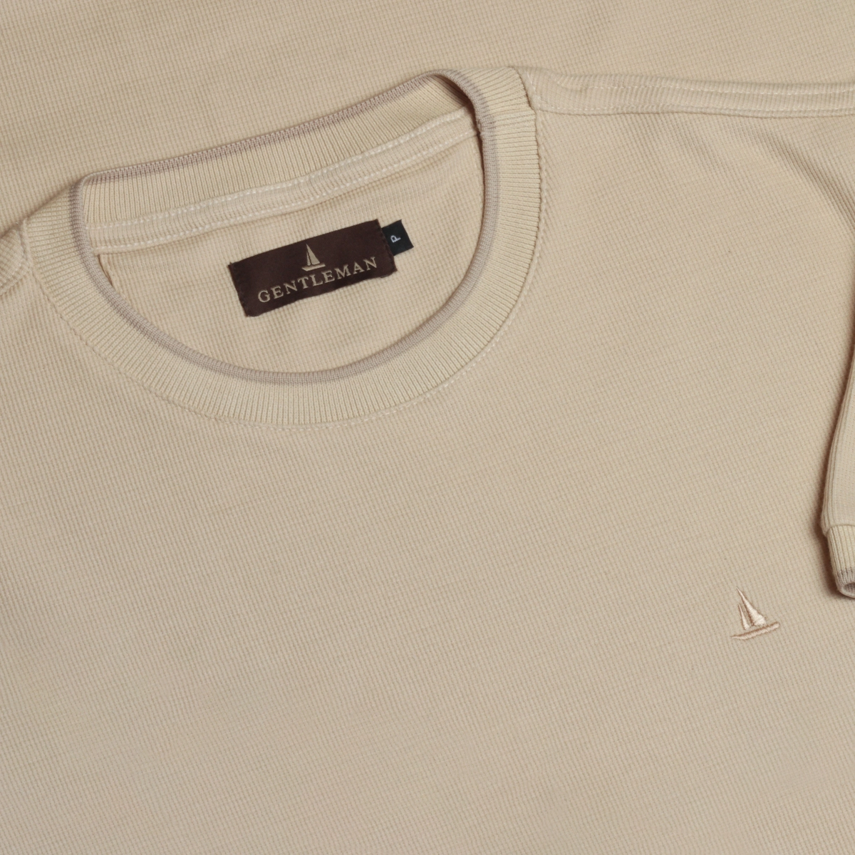 T-SHIRT TEXTURA CANELADA