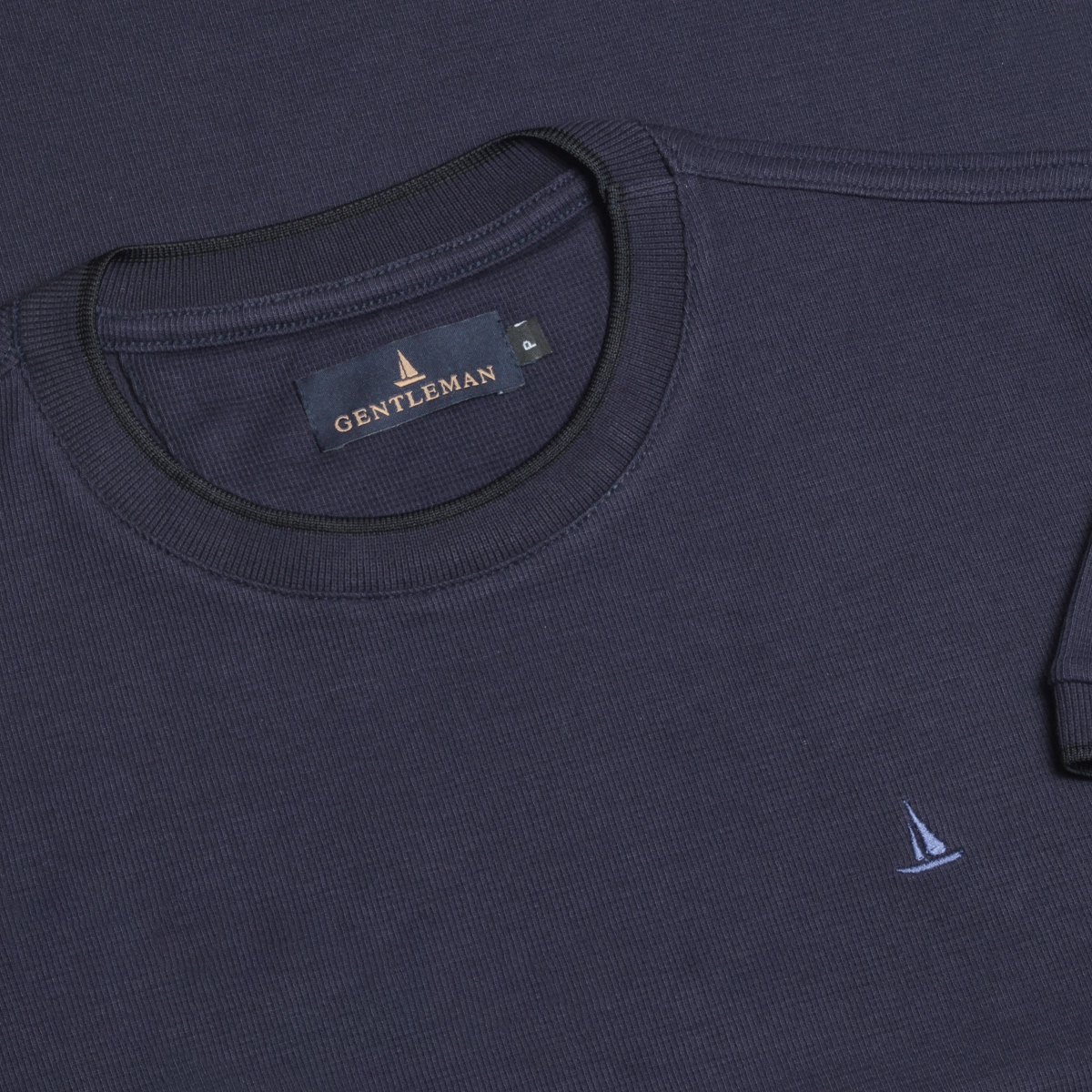 T-SHIRT TEXTURA CANELADA