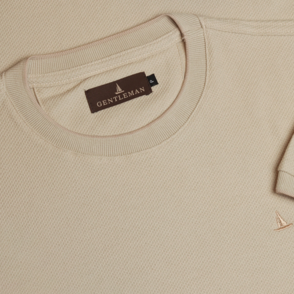 T-SHIRT TEXTURA PIQUET