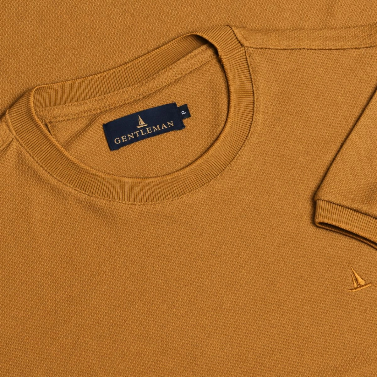 T-SHIRT TEXTURA PIQUET